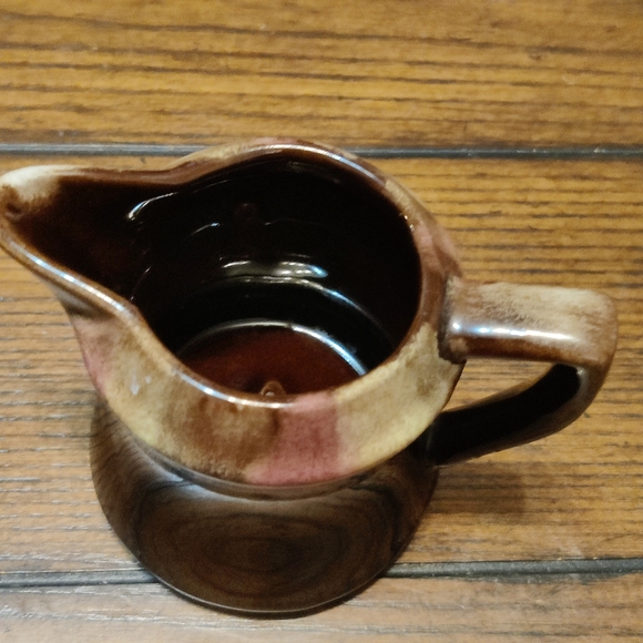 Brown/Burgundy Ceramic Creamer and Sugar Set - Picture 4 of 8